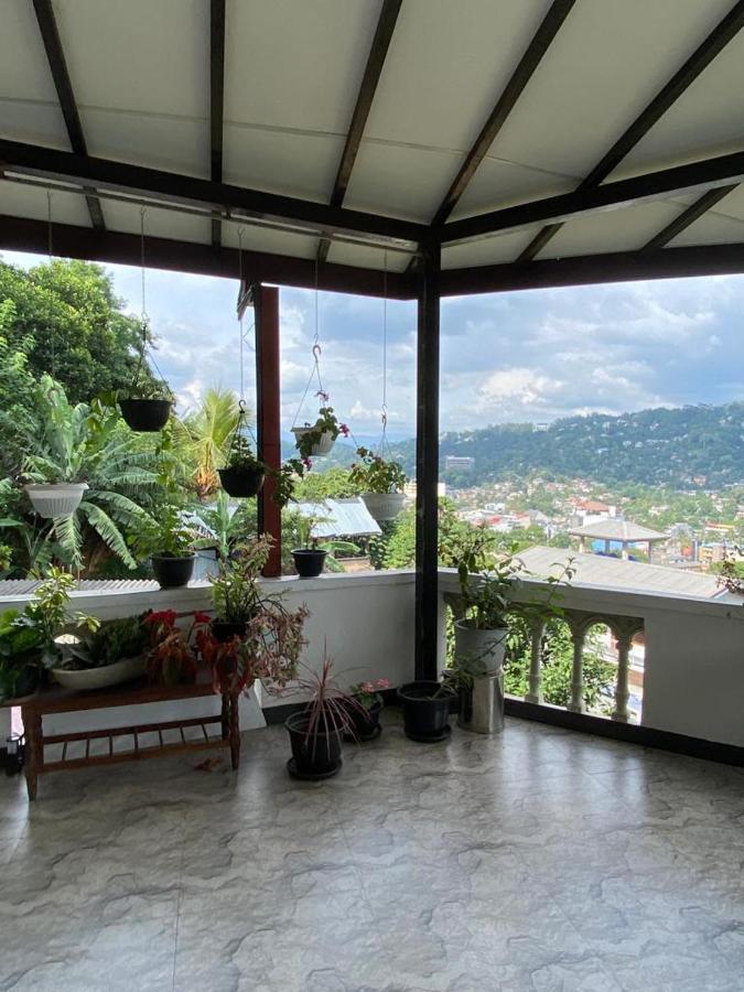 The Bbc Cheliyan Villa 康提 外观 照片